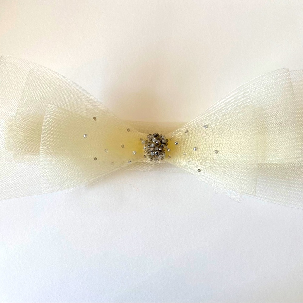 Oversize bow bridal belt
